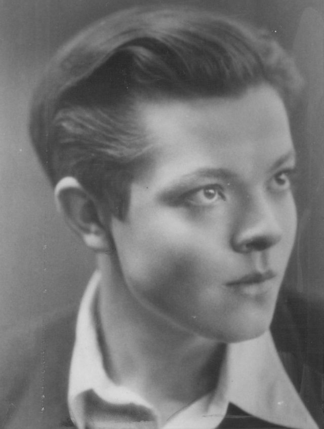 young-orson-welles-portrait-001 (1)